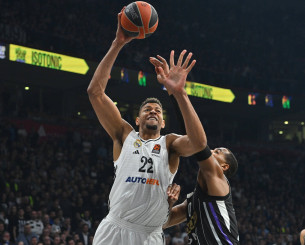 Εύκολη νίκη για τη Ρεάλ Μαδρίτης εναντίον της Μανρέσα με τρομερό Ταβάρες