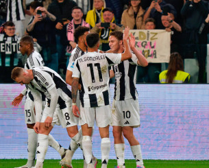 Νίκη Ευρώπης για τη Γιουβέντους, κέρδισε (2-1) τη Λέτσε Νίκη Ευρώπης για τη Γιουβέντους, κέρδισε (2-1) τη Λέτσε