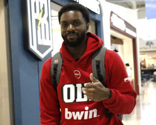 Αναχώρησε για Βερολίνο ο Ολυμπιακός με τον Έβανς στην αποστολή - Η δήλωση του Μπαρτζώκα για τον Αμερικανό