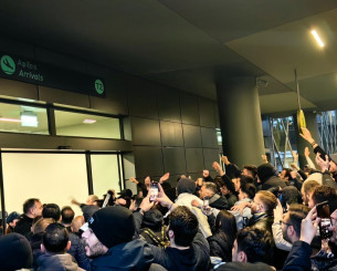 Υπέροχος ο κόσμος του ΠΑΟΚ, εκπληκτική υποδοχή στο «Μακεδονία» για την πρόκριση στον τελικό (vids) Υπέροχος ο κόσμος του ΠΑΟΚ, εκπληκτική υποδοχή στο «Μακεδονία» για την πρόκριση στον τελικό (vids)