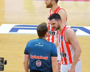 Έξαλλος ο Παπανικολάου με τον διαιτητή - «Ποιος νομίζεις πως είσαι;» (vid) Έξαλλος ο Παπανικολάου με τον διαιτητή - «Ποιος νομίζεις πως είσαι;» (vid)