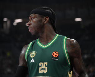 Ο Ναν MVP της 13ης αγωνιστικής μαζί με τον Σιλντς