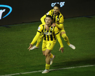 Marca για τη νίκη της ΑΕΚ: «Με χατ τρικ του στρατιώτη Γιόβιτς κέρδισε τον Παναθηναϊκό του Μπενίτεθ»