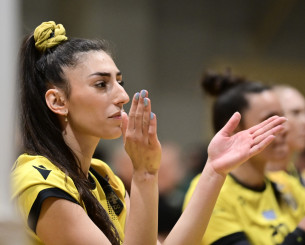 Στο χρυσό σετ έχασε την πρόκριση από την Βαλεφόλια η ΑΕΚ στο Challenge Cup