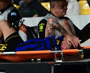 Κάκωση στο μετατάρσιο ο Αλφαρέλα, στο γύψο το πόδι του