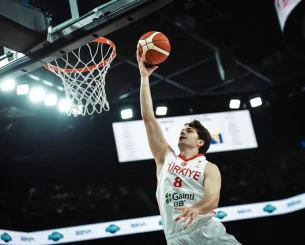 Οργισμένοι Βόσνιοι τα έβαλαν με τον Μπιμπέροβιτς: «Σκουπίδι! Να του απαγορευθεί η είσοδος στη χώρα»