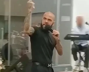 «Με φώναζαν μαϊμού και μου πετούσαν μπανάνες» - Ξέσπασε ως ιεροκήρυκας ο Ντάνι Άλβες