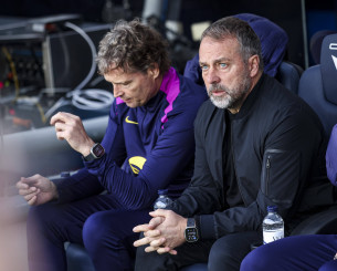 «Μια ανησυχητική εικόνα» - Γιατί ο Φλικ ήταν βουρκωμένος στον πάγκο και τι είπε με τον Ραφίνια (video)