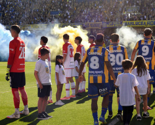 Πρωτόγνωρο σκηνικό στην Αργεντινή: Οι παίκτες της Εστουδιάντες έκαναν pasillo στη Ροζάριο με γυρισμένες πλάτες!