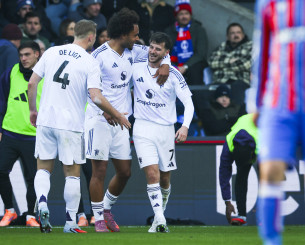 H Mάντσεστερ Γιουνάιτεντ «απέδρασε» από το Λονδίνο και επέστρεψε στις νίκες