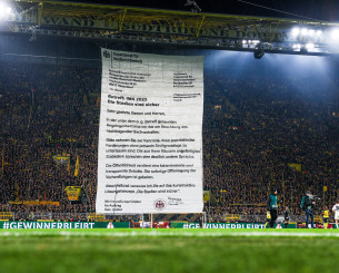 Το πανό της δεκαετίας από τους οπαδούς της Ντόρτμουντ - Άνοιξαν ολόκληρη επιστολή (photo)