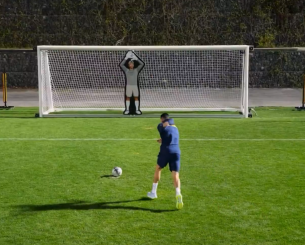 Ο Κριστιάνο τα έβαλε με ανίκητο ρομπότ που ελέγχεται από Τεχνητή Νοημοσύνη - Ποιος νίκησε; (video)