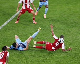 ΚΕΔ: «Δεν υπάρχει πέναλτι για τον Ολυμπιακό» - Τι είπε ο Βαλέρι για το πέσιμο του Ελ Κααμπί (video)