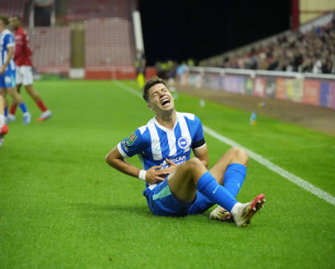 «Δεν φαίνεται καλό» - Μεγάλη ανησυχία στη Μπράιτον για τον τραυματισμό του Τζίμα