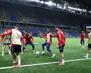 Στην «Αστάνα Αρένα» ο Ολυμπιακός - Εικόνες από την προπόνηση των «ερυθρολεύκων»