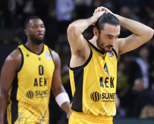 Βαρύ κλίμα και έντονος προβληματισμός στην ΑΕΚ μετά τη συντριβή από τον Παναθηναϊκό