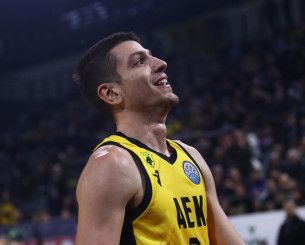 Ο Δημήτρης Φλιώνης στο Athletiko: «Δίνουμε ό,τι έχουμε για την ΑΕΚ»