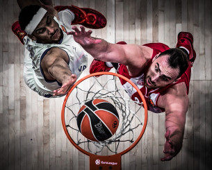 Η παρακάμερα του αγώνα ανάμεσα σε Ολυμπιακό και Βαλένθια στο ΣΕΦ (video)