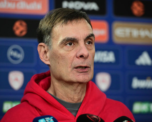 Μπαρτζώκας: «Έχουμε δύο σκόρερ στην ίδια θέση και δύο φόργουορντ που είναι φοβεροί επιθετικά»