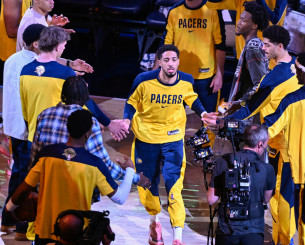 Ο Χαλιμπάρτον κάνει ντεμπούτο στη σεζόν, αλλά όχι ως παίκτης των Πέισερς