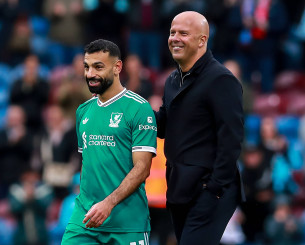 «Εκεχειρία» Σλοτ και Σαλάχ: Επέστρεψε στην αποστολή της Λίβερπουλ ο Αιγύπτιος