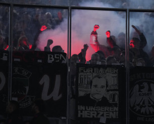 Γερμανική... ανακαίνιση στο «Καμπ Νου» - Οι οπαδοί της Άιντραχτ τα «έσπασαν» στις εξέδρες video)