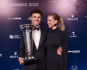 Η σέξι εμφάνιση της συντρόφου του Λάντο Νόρις στα βραβεία της FIA (photo)