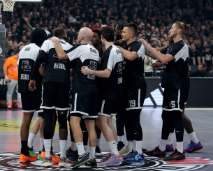 «Βυθίζεται» περισσότερο στην κρίση η Παρτίζαν: Γιούχα σε Πάσπαλι, εξελίξεις με Πάρκερ