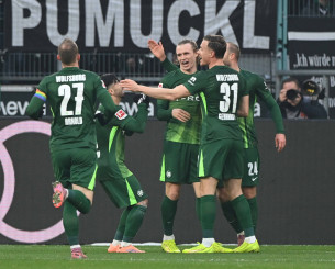 Τρίποντο για τη Βόλφσμπουργκ παρά το αυτογκόλ του Κουλιεράκη - Ασταμάτητη Χόφενχαϊμ διέλυσε το Αμγούργο