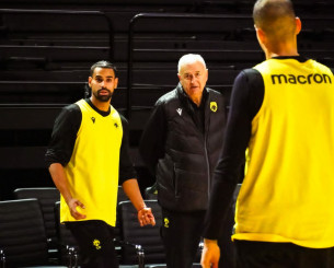 Με Κλαβέλ και Κατσίβελη η προπόνηση της ΑΕΚ ενόψει Λεβίτσε