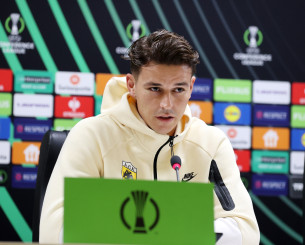 Ρέλβας: «Έχω καλή συνεργασία με Μουκουντί, αλλά όλη η ομάδα πρέπει να αμύνεται και να επιτίθεται»