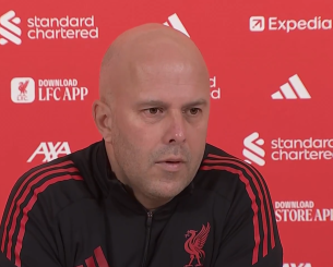 Ο Σλοτ απέφυγε να απαντήσει γιατί άφησε στον πάγκο τον Σαλάχ - «Είναι φυσιολογικό να γίνεται πολλή συζήτηση...»