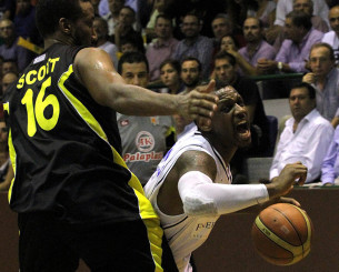 Ο Νάναλι ανήκει στην ΑΕΚ, αλλά 12 χρόνια πριν έπαιζε σε άλλη ελληνική ομάδα