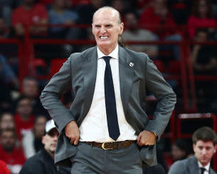 «Καρφιά» Ιβάνοβιτς προς τους διαιτητές του Βίρτους - Ολυμπιακός: «Όταν πλησιάσαμε, έδιναν συνέχεια φάουλ»