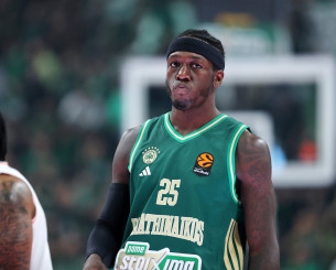 Επική ατάκα Ναν: «Από τη στιγμή που δεν πάω με πατερίτσες, θα παίζω»