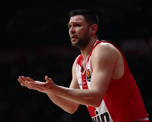 Αποχώρησε με αίματα ο Παπανικολάου από το παρκέ