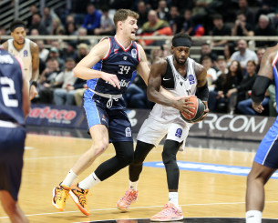 Η στιγμή της επιστροφής: Ο Μπέβερλι με τον ΠΑΟΚ έπαιξε ξανά στην Ελλάδα μετά από 16 χρόνια (video)