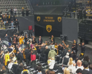 Τελευταίο... κιτρινόμαυρο πάρτι για το 2025: Ομάδα και κόσμος ένα στην ΑΕΚ