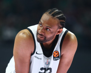 Ασυμμάζευτος Πάρκερ: Πριν «αρπαχθεί» με φίλαθλο, τσακώθηκε με τον προπονητή του