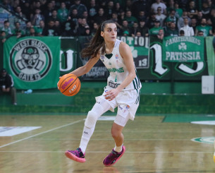 Συγκίνηση και αποθέωση για την Σταμολάμπρου στην επιστροφή της στα παρκέ μετά από 319 μέρες