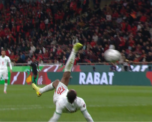 Ελ Κααμπί πώς το κάνεις; Ο Μαροκινός του Ολυμπιακού αποκάλυψε το μυστικό για τα ανάποδα ψαλιδάκια