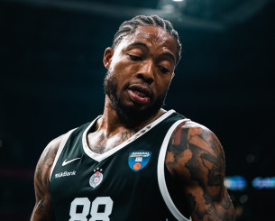 Φουλάρει για σέντερ ο Ολυμπιακός: Ταϊρίκ Τζόουνς (και άλλοι δύο) σε πρώτο πλάνο