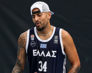 Η απάντηση του Αντετοκούνμπο στον Κύργιο για τη φανέλα της Εθνικής Ελλάδας (photo)