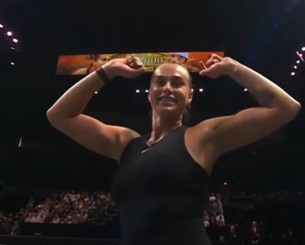 Δεν πτοήθηκε από την ήττα η Σαμπαλένκα: Χόρεψε «Μακαρένα» στην αναμέτρηση με τον Κύργιο (video)