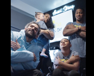 Το χριστουγεννιάτικο δώρο του Τρέι Γιάνγκ σε παιδί με κινητικά προβλήματα (video)