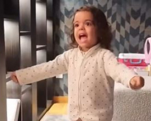 Η κόρη του Τσικίνιο είναι μεγάλη φαν του Ολυμπιακού - Τραγούδησε τον «ερυθρόλευκο» ύμνο (video)