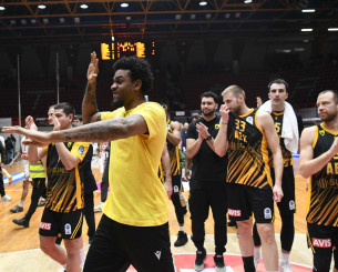 «Τρελαμένος» ο Μπράουν, κάνει τα πάντα για να παίξει με την ΑΕΚ