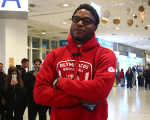 Τζόουνς: «Είμαι χαρούμενος που θα δουλέψω με τον Μπαρτζώκα - Θέλω να βοηθήσω όσο μπορώ» (video)