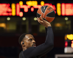 «Είναι 35χρονος σε σώμα 26χρονου»: Στα άδυτα της δουλειάς του Τζέιμς Νάναλι με το βλέμμα στην ΑΕΚ