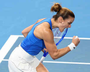 Η Σάκκαρη «έσπασε την κατάρα» κόντρα στην Ραντουκάνου και έβαλε την Ελλάδα στις «8» του United Cup!